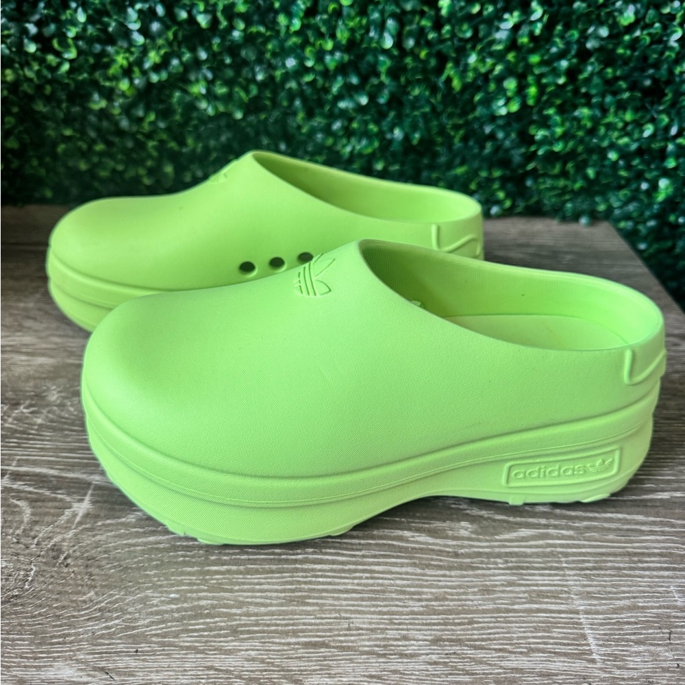 Adidas Green Slippers with Ventilation Holes and Rotating Heel Strap
